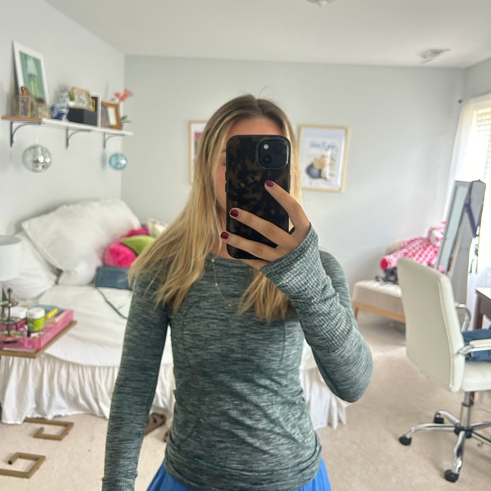 Lululemon long sleeve swiftly tech t